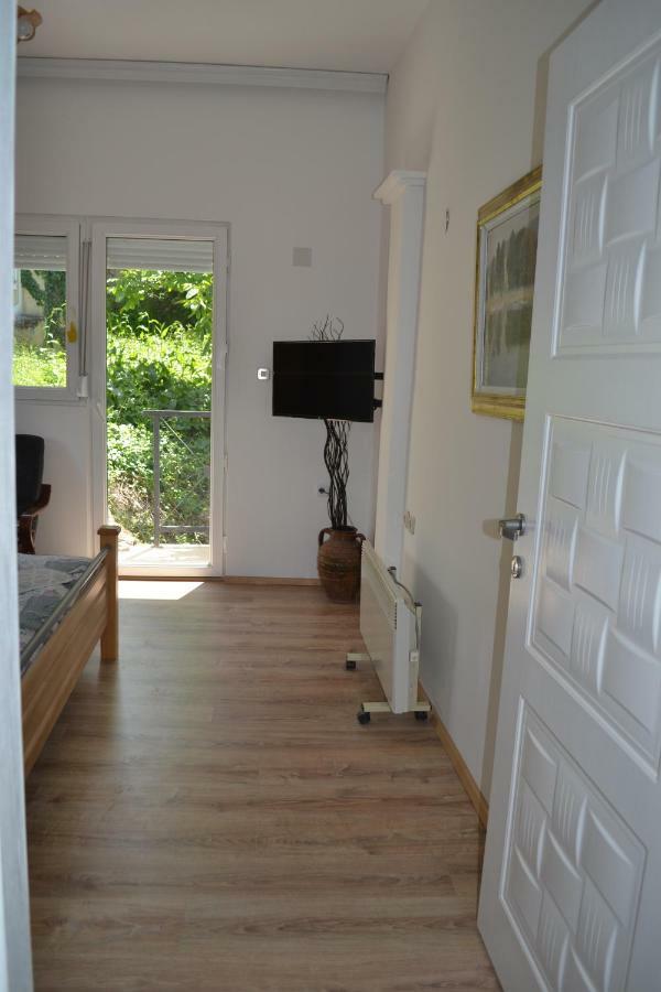 Center Apartment *